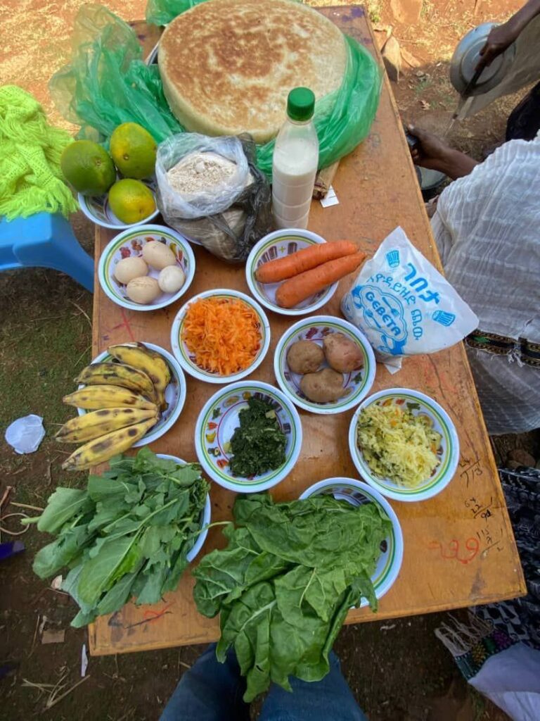 በሰሜን ጎጃም ዞን ሰሜን ሜጫ ወረዳ ወተት አባይ ቀጠና በጎራ ጎጥ ጤና ኬላ የአማራ ሴቶች ማህበር ከጤና ባለሙያዎች ጋር በመተባበር የነፍሰጡር ኮንፈረንስ እና የአጥቢ እናቶች የምግብ ሰርቶ ማሳያ ሲያካሂዱ።